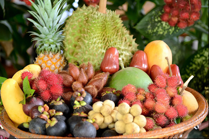 Những loại trái cây mùa hè thường xuất hiện trong mâm cúng vào Tết đoan Ngọ. (Ảnh sưu tầm)