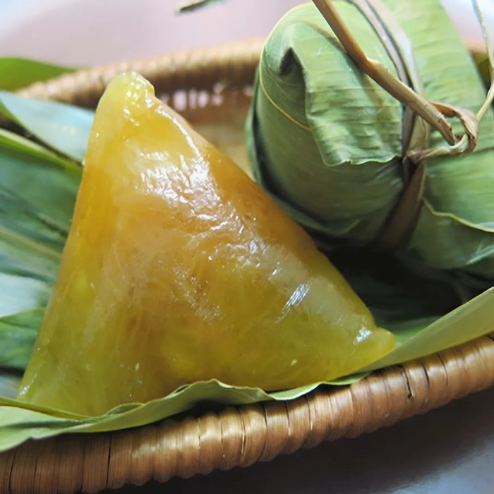 Bánh ú tro là món ăn đặc trưng trong ngày Tết Đoan Ngọ. (Ảnh sưu tầm)