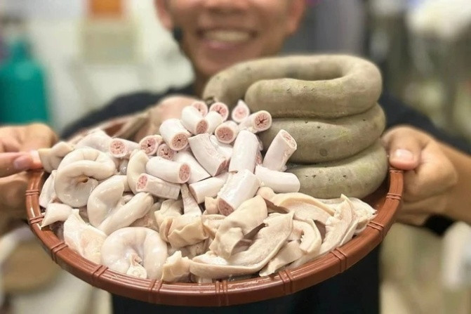 Món lòng se điếu gây xôn xao bàn tán thời gian qua.