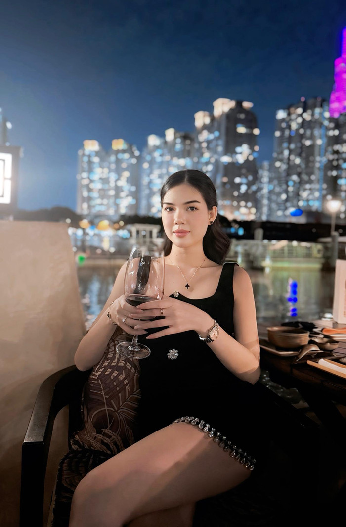 Ngọc Trinh xác nhận chia tay bạn trai Thiên Tây sau hơn 1 năm hẹn hò. (Ảnh: FBNV)