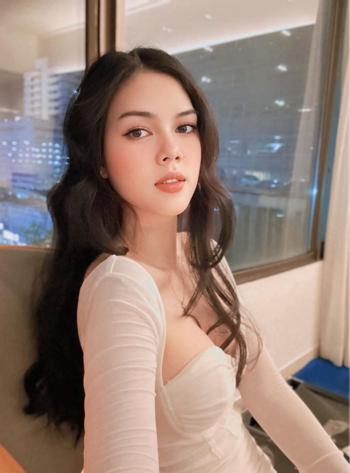 Ngọc Trinh cập nhật cuộc sống đời thường và công việc đều đặn trên trang cá nhân. (Ảnh: FBNV)
