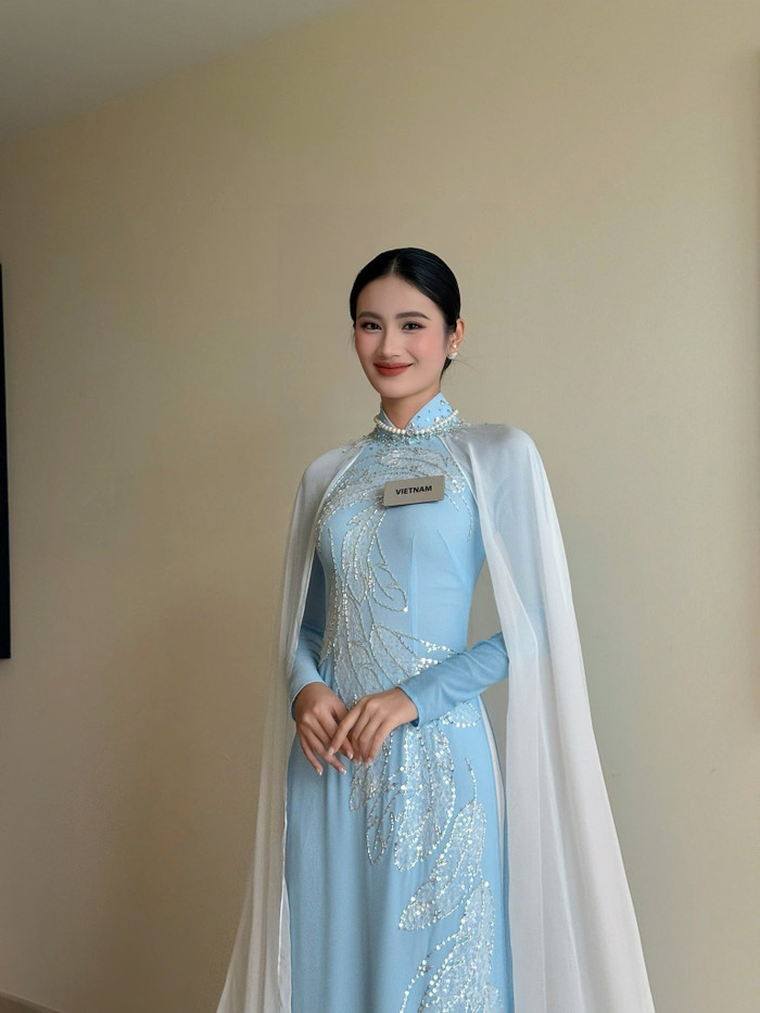 Showbiz 24h: Hoa hậu Ý Nhi đang nhận được nhiều sự chú ý khi tham gia các phần thi trong cuộc thi Miss World diễn ra ở Ấn Độ. Ảnh: FBNV