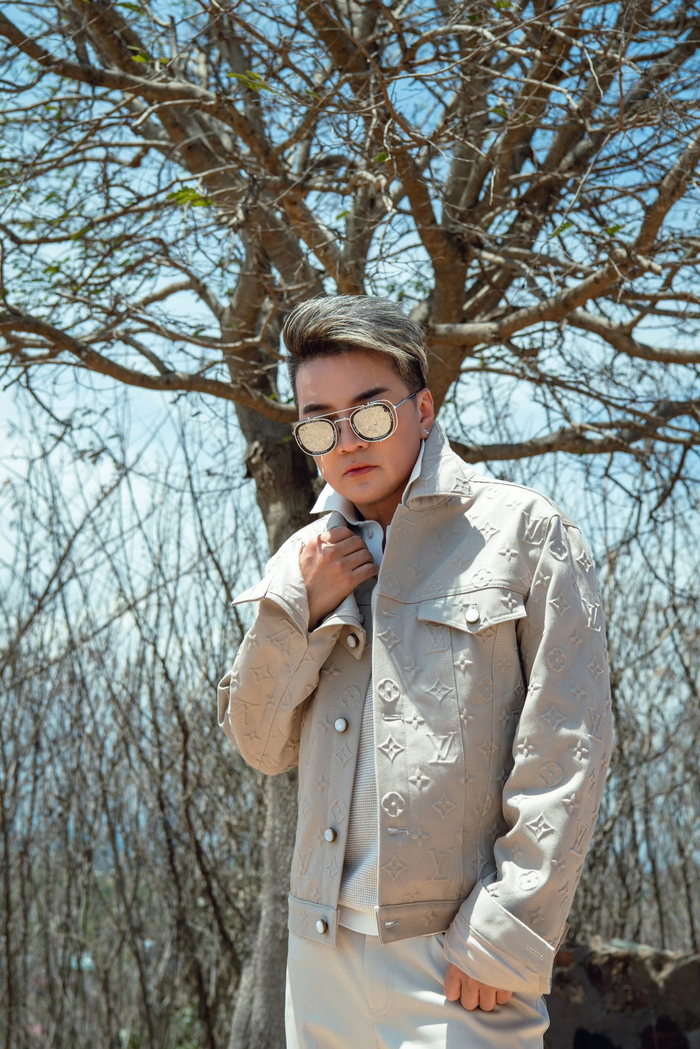 Đàm Vĩnh Hưng cho biết bản thân anh luôn hướng đến những điều mới mẻ, thay đổi bản thân. 