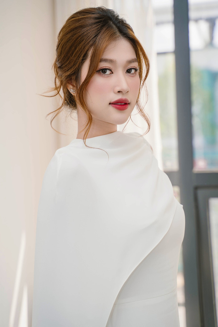 Thiên Ân ngày càng thăng hạng về nhan sắc và đạt được nhiều thành công nhất định trong sự nghiệp sau 3 năm đăng quang Hoa hậu Hoà bình Việt Nam. (Ảnh: FBNV)