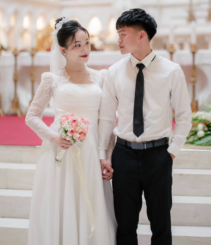 Hồ Văn Cường đã có vợ. Ảnh: NVCC