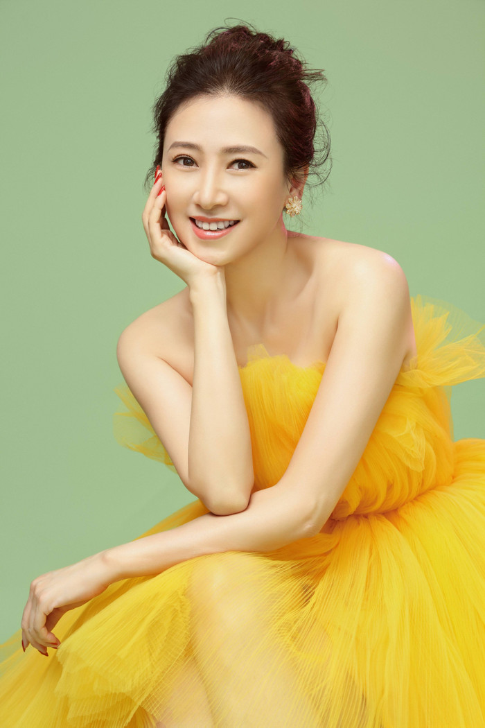 Nữ diễn viên Ông Hồng thu hút sự chú ý của truyền thông khi tiết lộ đang ly thân với người chồng thứ hai suốt ba năm qua. Ảnh: Weibo