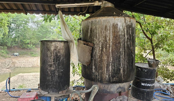 Người phụ nữ qua đời sau khi uống 'thần dược' chữa bệnh, kinh hoàng khi kiểm tra nhà thầy thuốc Ảnh 3