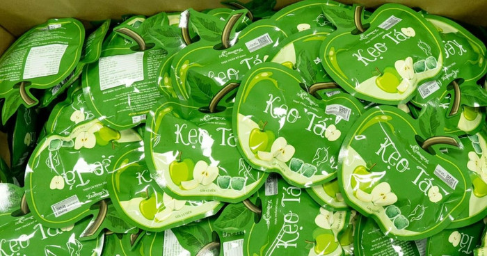 Sản phẩm kẹo táo xuất xưởng 30.000 đồng, bán 560.000 đồng. 