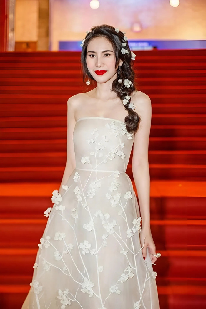 Tình huống nghịch lý của ca sĩ Thủy Tiên Ảnh 4