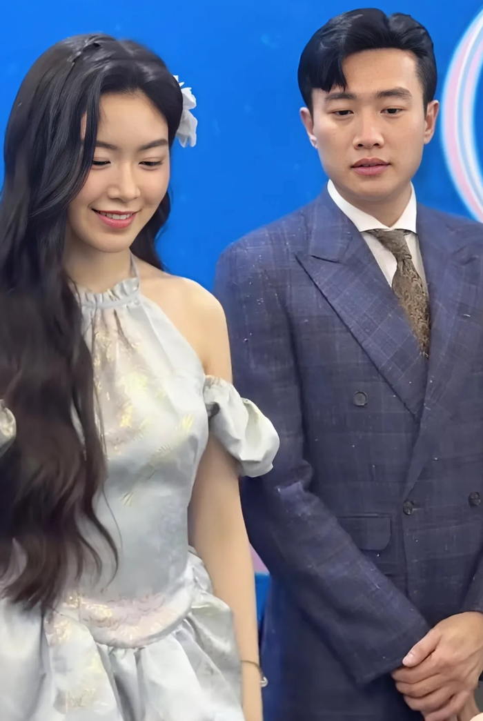 Showbiz 24h: Trước đó Lọ Lem con gái MC Quyền Linh và Quốc Trường vô tình được dân tình 'đẩy thuyền' trong hời gian qua. Ảnh: Sưu tầm