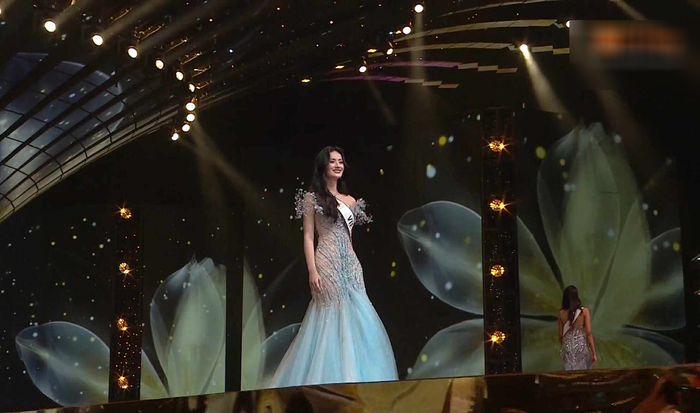 Trực tiếp Miss World 2025: Hoa hậu Ý Nhi đẹp rực rỡ ở phần mở màn Ảnh 5