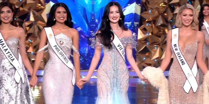 Hoa hậu Ý Nhi (giữa) dừng chân tại top 40 chung cuộc. (Ảnh chụp màn hình)