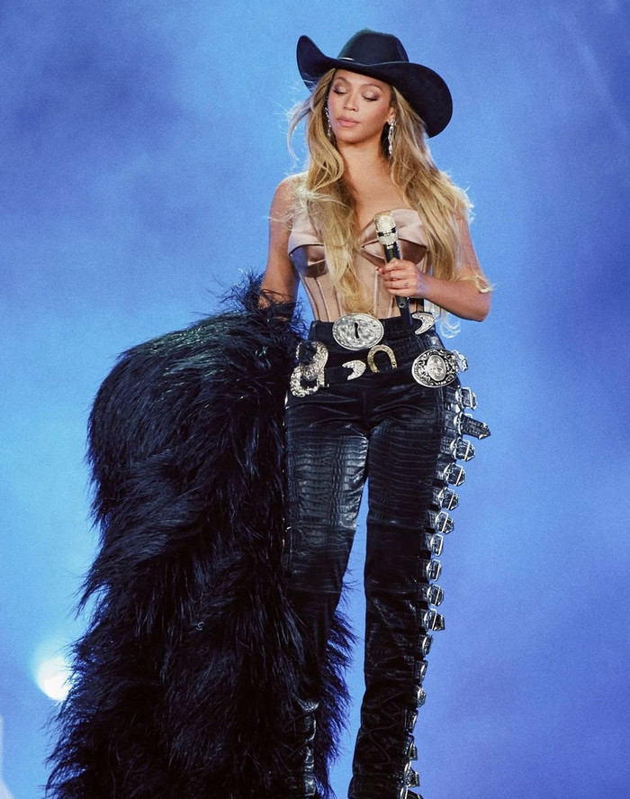 Beyoncé 'soán ngôi' Harry Styles, thiết lập kỷ lục mới cho nghệ sĩ solo Ảnh 3