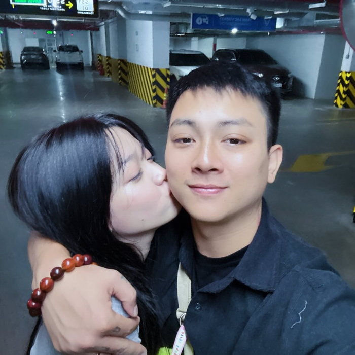 Hoài Lâm và bạn gái tên Thanh Vy. (Ảnh: IGNV)