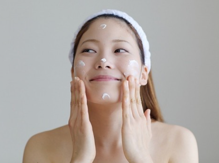 Trang điểm với kem nâng tông: Bí mật phụ nữ cần biết! Ảnh 1