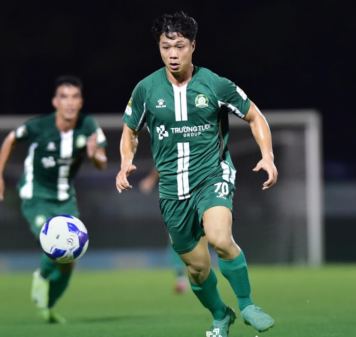 Công Phượng có thể không được đá V.League mùa tới nếu Bình Phước đánh mất vị trí thứ hai trên BXH. Ảnh: CLB Bình Phước