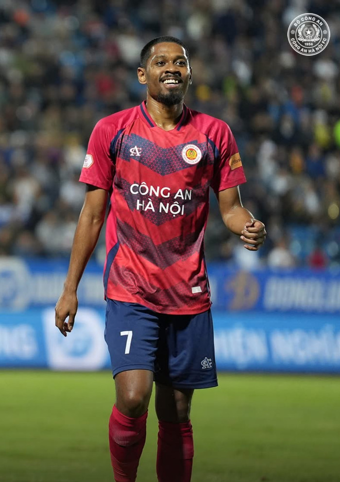 Cao Quang Vinh lần đầu ghi bàn ở V-League trước ngày ĐTVN hội quân 2 Jason Quang Vinh quá hay - Saostar.vn