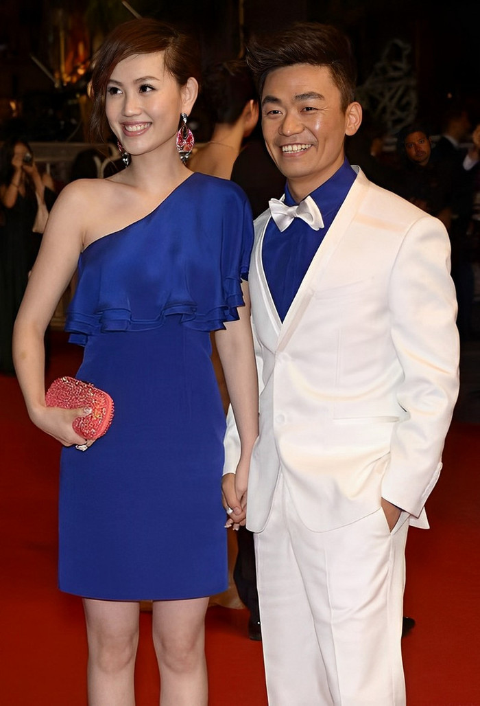 Có lẽ chính nam diễn viên cũng không ngờ, anh lại bị vợ và tình nhân của cô gài bẫy. (Ảnh: Baidu)