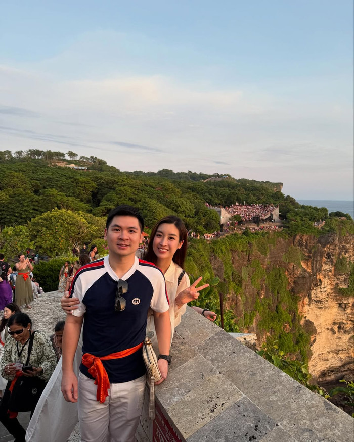 Đỗ Mỹ Linh được cho là lộ rõ visual xinh đẹp qua ảnh do chồng đăng tải trên mạng xã hội. Ảnh: FBNV