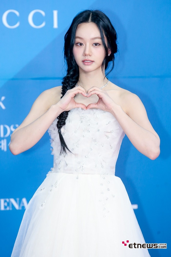 Baeksang 2025: Hyeri bị Knet mỉa mai, Hyun Bin xứng đáng hơn Jo Jung Suk Ảnh 2