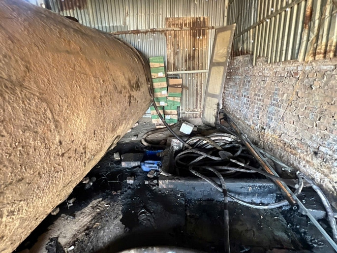 Bên trong xưởng tái chế dầu thải của Bùi Quốc Giang.