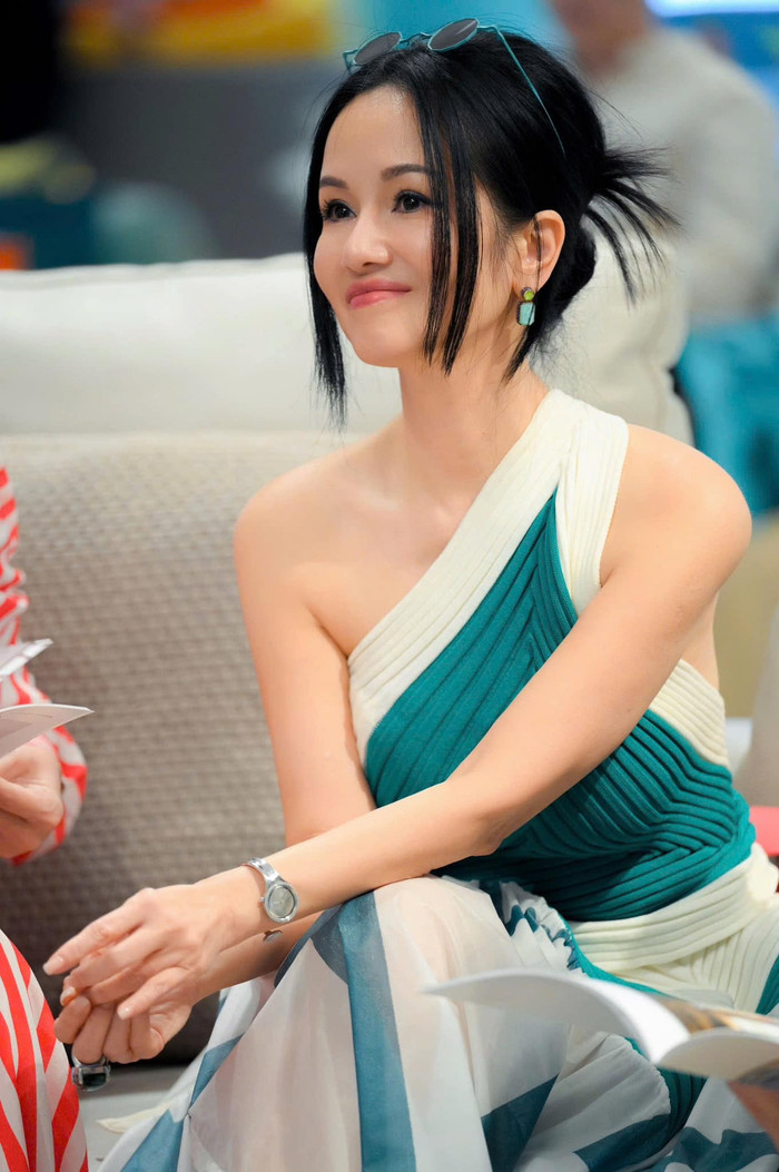 Hồng Nhung cho biết chia sẻ câu chuyện mắc bệnh ung thư của bản thân là để truyền động lực chiến đấu và sự lạc quan đến mọi người. (Ảnh: FBNV)