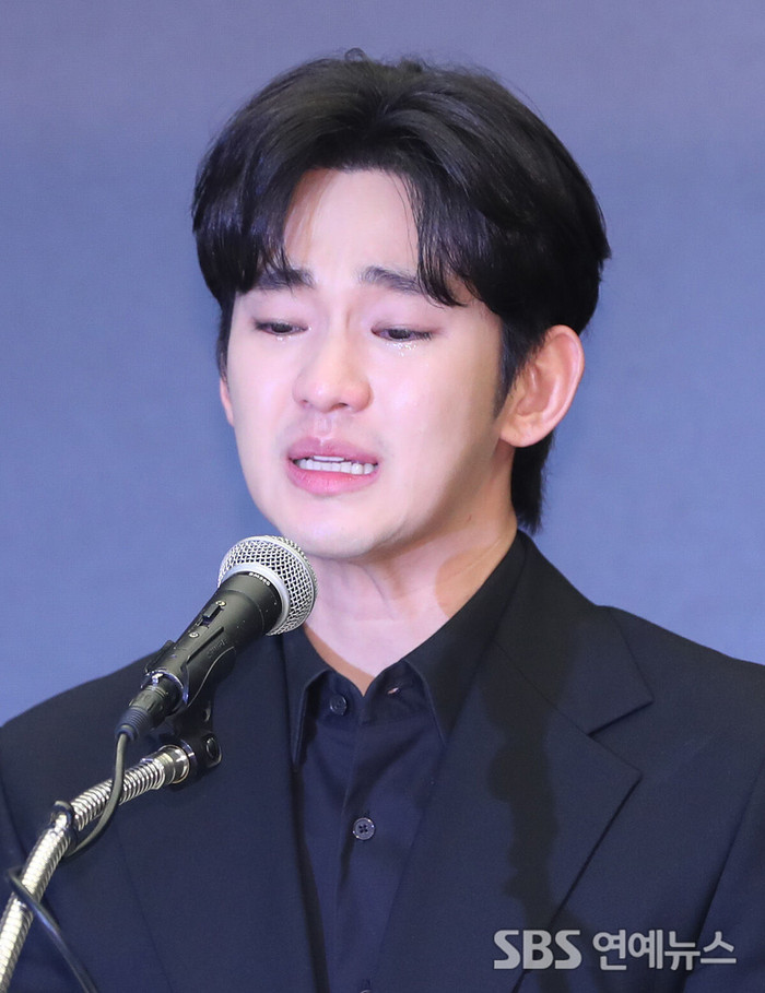 Gia đình Kim Sae Ron tung ghi âm: 'Kim Soo Hyun khoe ảnh cả hai đang làm chuyện ấy' Ảnh 4