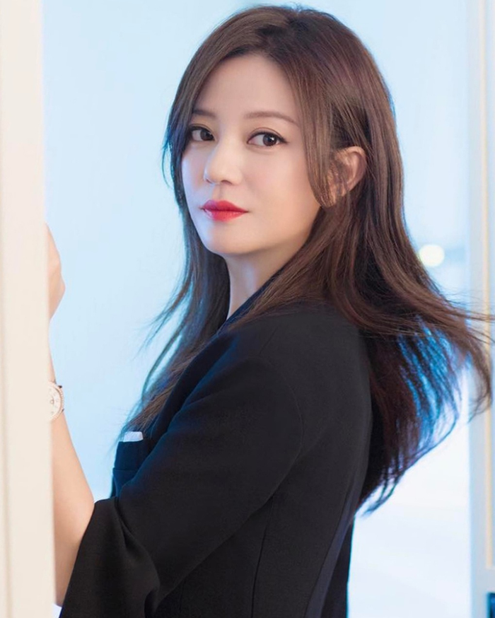 Triệu Vy từng sở hữu sự nghiệp hoạt động nghệ thuật đáng ngưỡng mộ trước khi bị 'phong sát'. Ảnh: Sưu tầm