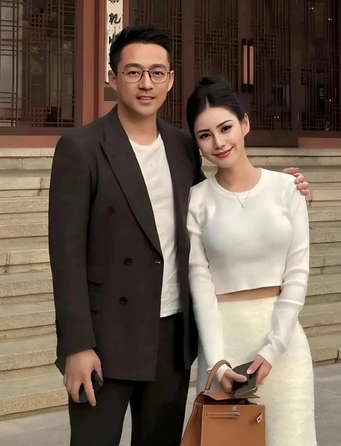 Trên mạng xã hội xứ Trung đang lan truyền loạt ảnh gợi cảm được cho là của Mandy. (Ảnh Sohu)