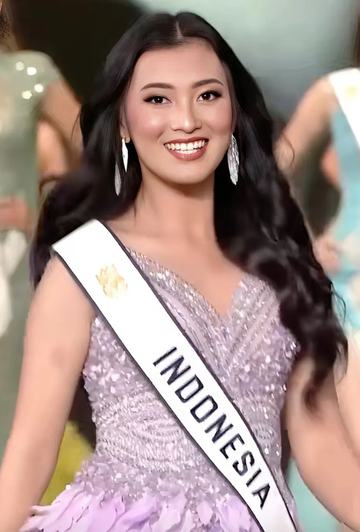 Đại diện Indonesia tỏa sáng tại đêm chung kết Miss World 2025. (Ảnh chụp màn hình)
