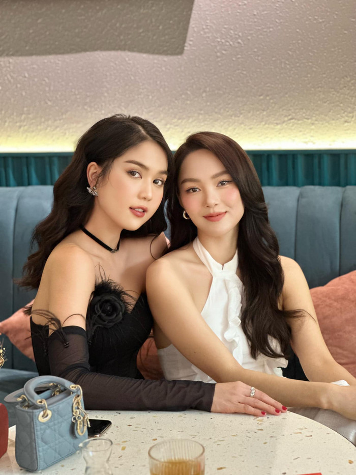 Ngọc Trinh và Minh Hằng luôn cập nhật ảnh chụp chung mỗi khi có dịp gặp gỡ. Ảnh: FBNV