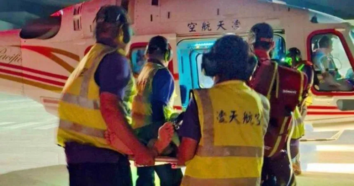 Đi mát xa thư giãn, người đàn ông 56 tuổi bị liệt nửa người phải cấp cứu bằng trực thăng Ảnh 1