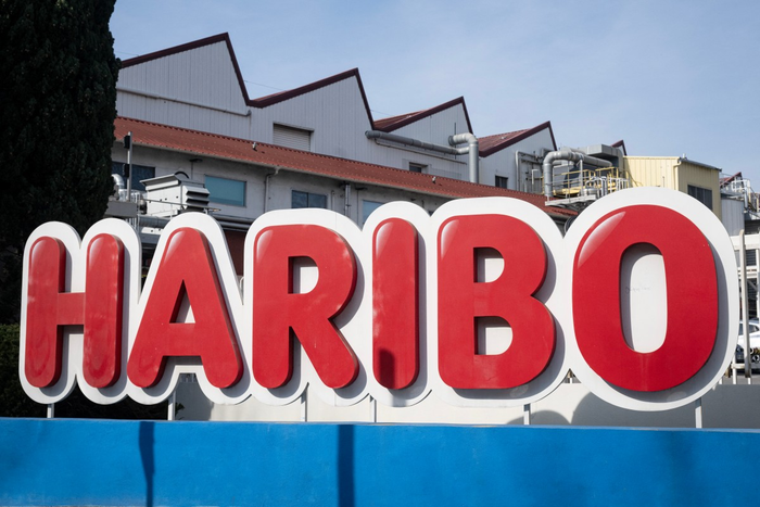 Logo của hãng kẹo Haribo tại nhà máy ở Marseille, Pháp ngày 18/2/2025. (Ảnh: AFP)