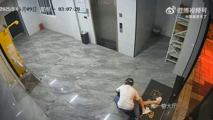 Người đàn ông táo tợn bắt cóc bé gái tại thang máy chung cư, bị bắt giữ ngay sau đó Ảnh 3