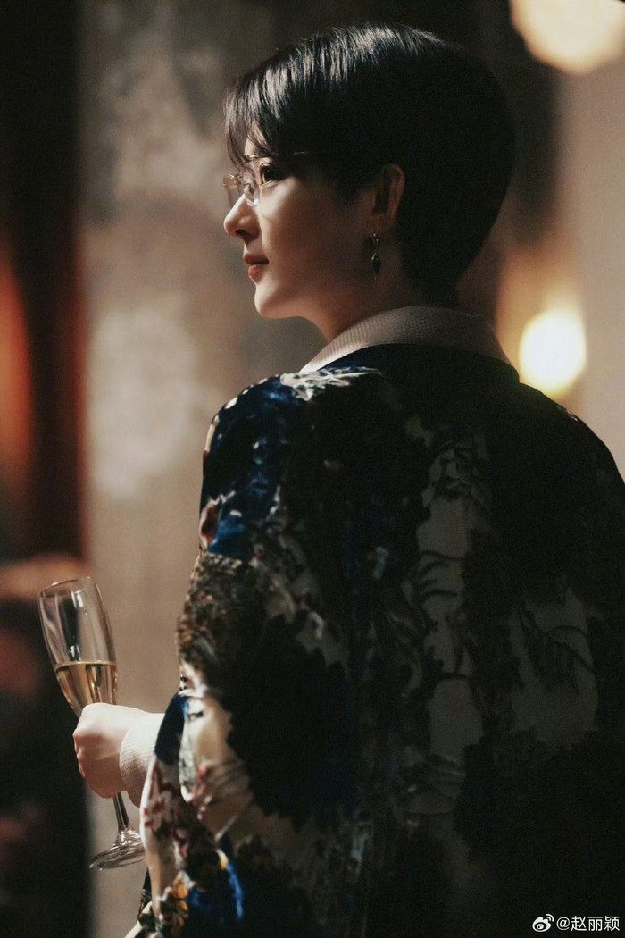 Tạo hình đẹp phi giới tính của nhân vật Tây Lâm do Triệu Lệ Dĩnh đảm nhận (Ảnh: Weibo). 