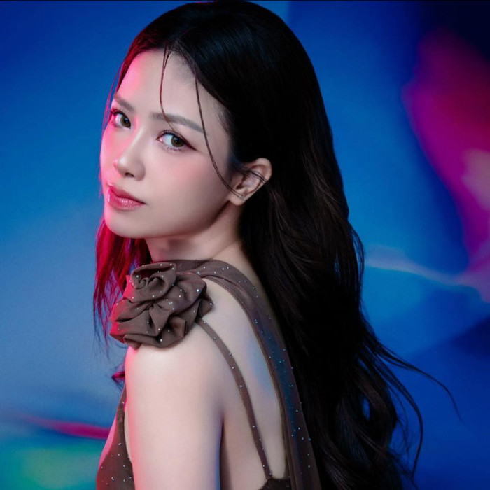 Giọng ca 'Xe đạp ơi' cũng từng là nạn nhân của tình trạng liệt dây thần kinh số 7. (Ảnh: FBNV)