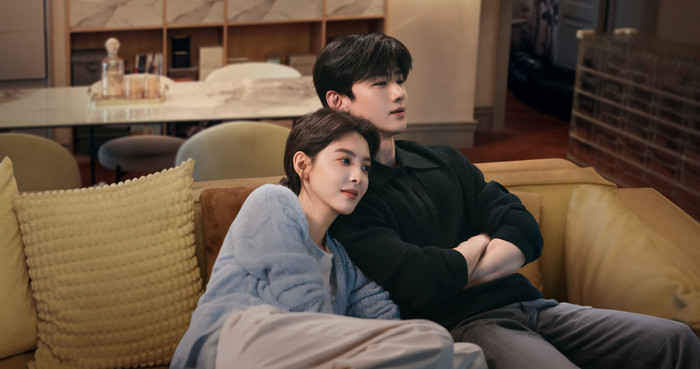 Khó Dỗ Dành - Bạch Kính Đình, Chương Nhược Nam (Ảnh: Weibo).