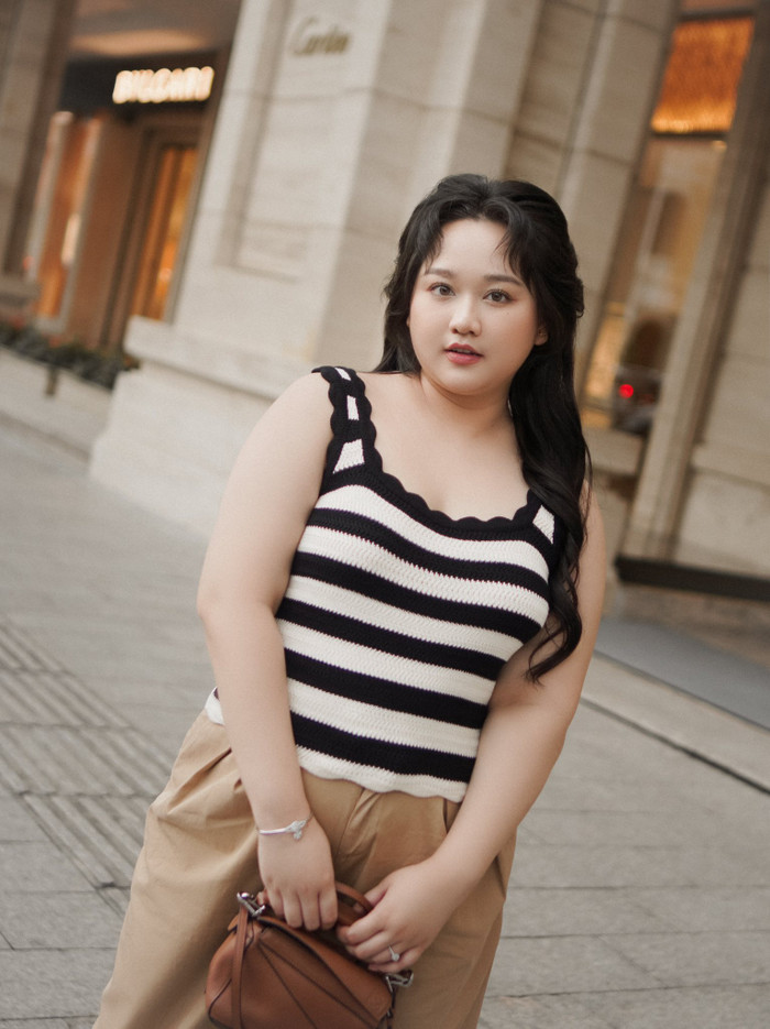 Trúc Anh thể hiện sự tự tin mỗi khi đứng trước ống kính. Ảnh: FBNV
