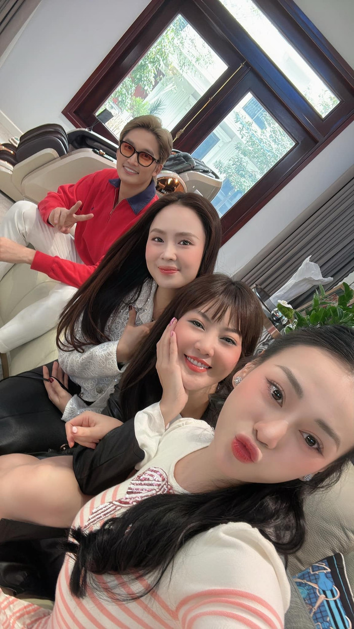 Trên mạng xã hội, Thanh Hương thường xuyên chia sẻ cuộc sống đời thường, công việc. (Ảnh: FBNV)