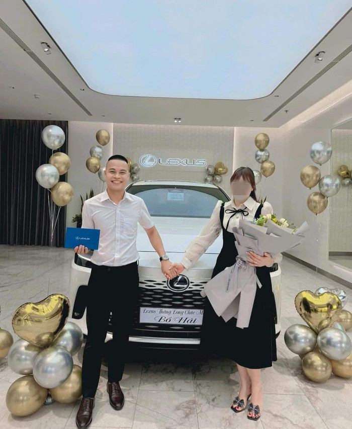 Lê Văn Hải khiến nhiều người choáng ngợp khi liên tục khoe xe sang, sổ đỏ, biệt thự khang trang trên mạng xã hội.