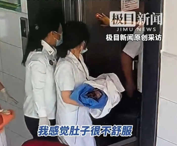 Đi khám bác sĩ vì đầy bụng sau khi ăn no, cô gái bất ngờ sinh ra bé trai nặng 2,5 ký Ảnh 3