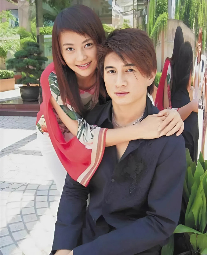 Mã Nhã Thư là người duy nhất chấp nhận ở bên Ngô Kỳ Long lúc anh gặp khó khăn. (Ảnh: Baidu)