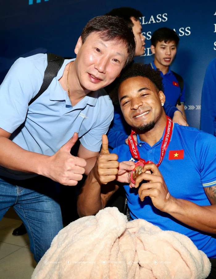 Việc chuẩn bị kỹ lưỡng góp phần không nhỏ giúp HLV Kim Sang Sik và tuyển Việt Nam vô địch AFF Cup 2024. Ảnh: VFF