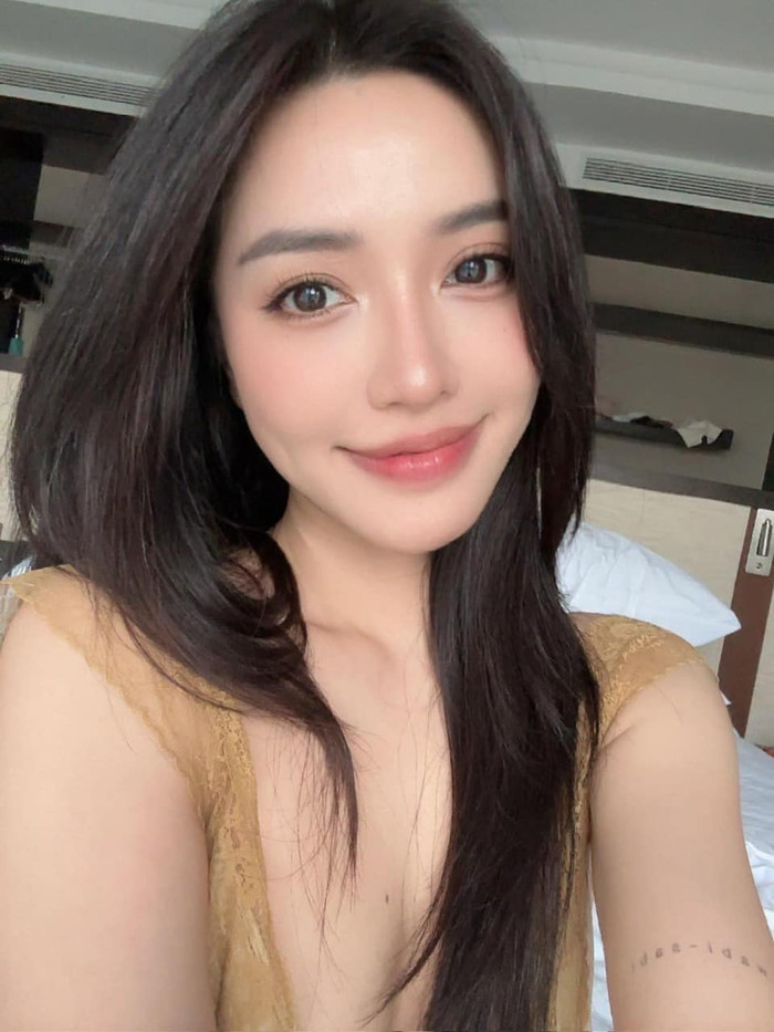 Hình ảnh Bích Phương rạng rỡ như báo hiệu một chương mới đầy hứa hẹn trong hành trình âm nhạc sắp tới. (Ảnh: FBNV)