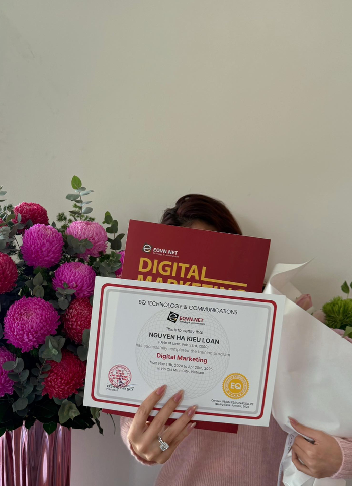 Showbiz 24h: Á hậu Kiều Loan khoe tin vui khi chính thức hoàn thành chương trình học về digital marketing. Ảnh: FBNV