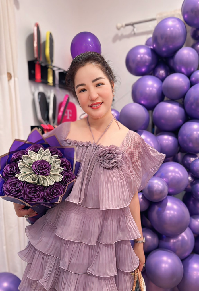 Thúy Nga vẫn đang gây tò mò vì màn khoe ảnh bầu trong bài viết mới nhất. Ảnh: FBNV