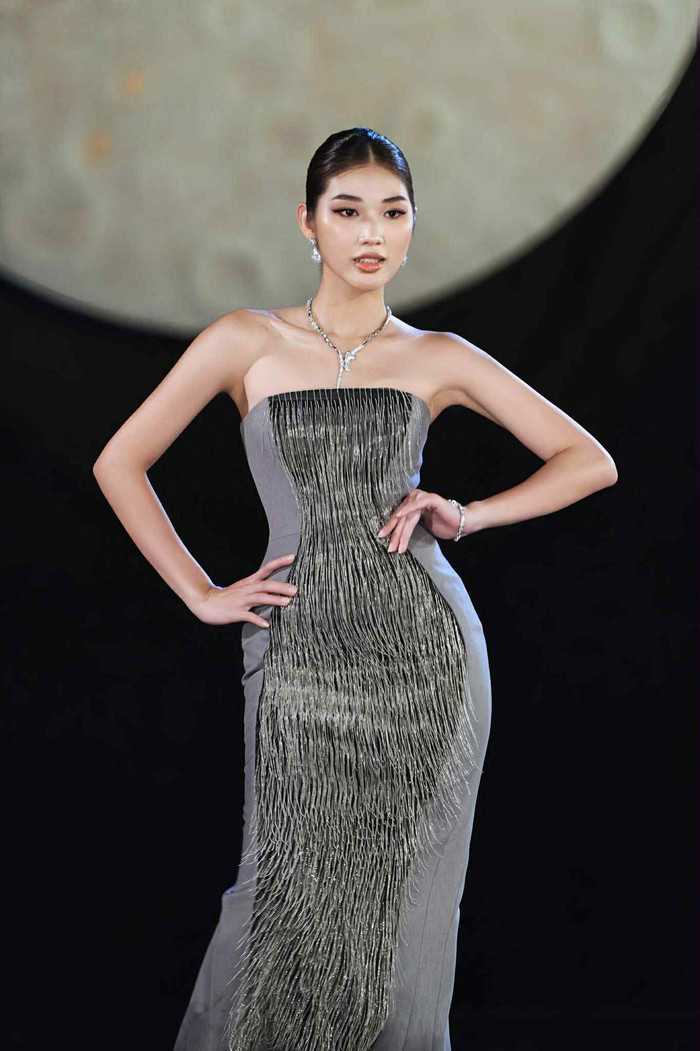 Thí sinh Trương Thùy Trang - nhân vật 'ẩn ý' tổ chức Hoa hậu Hoàn vũ Việt Nam thiên vị (Ảnh: FBNV)