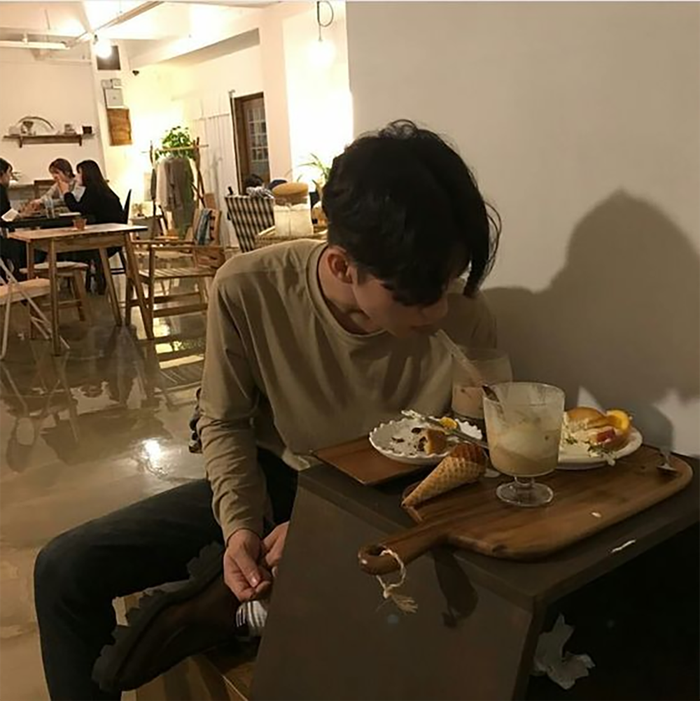 Một nam sinh 20 tuổi ở Trung Quốc phải chạy thận suốt đời vì ăn sáng với món bánh mì và sữa liên tục trong vòng nhiều tháng. (Ảnh minh hoạ)