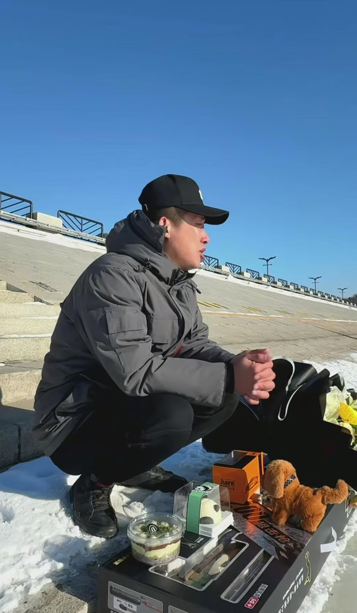 Người cha ngồi tù vì trộm đồ để cứu con, nhận tin dữ khi vẫn trong trại giam Ảnh 2