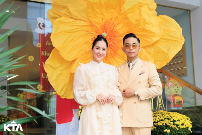 Khánh Thi và Phan Hiển đang có cuộc sống hôn nhân viên mãn. Ảnh: FBNV